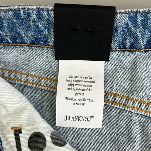 NWT BLANK NYC Baxter Rib Cage Jean With Ripped Knee Size 31 - Picture 8 of 16